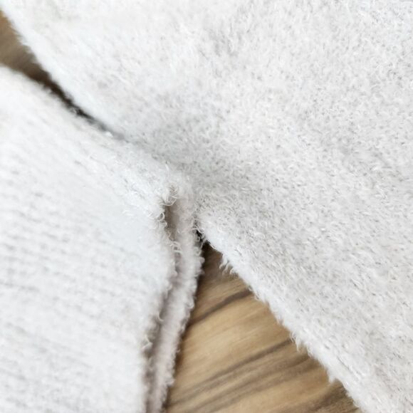 💜Southern Shirt Company Ivory Cloud Luxe Turtleneck Sweater Medium - Picture 6 of 8